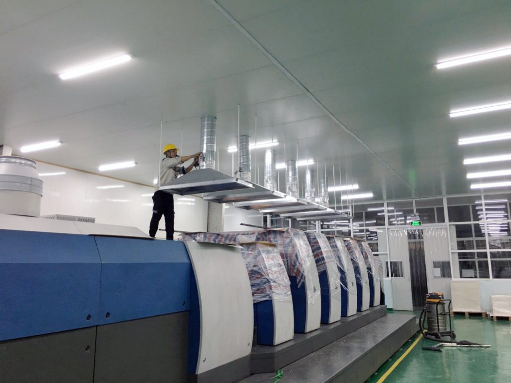 Lắp Đặt Hệ Thống Hút Khói Công Nghiệp 2 He thong hut mui