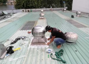 Lap dat qua cau thong gio inox