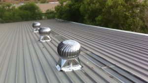 Lap dat qua cau thong gio tren mai